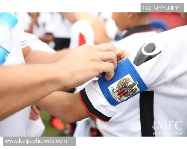 如何撰写关于足球明星的征文才能更具吸引力和深度